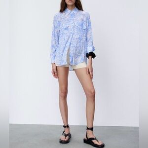 Zara Blue Paisley Button Front Shirt 💙🌿